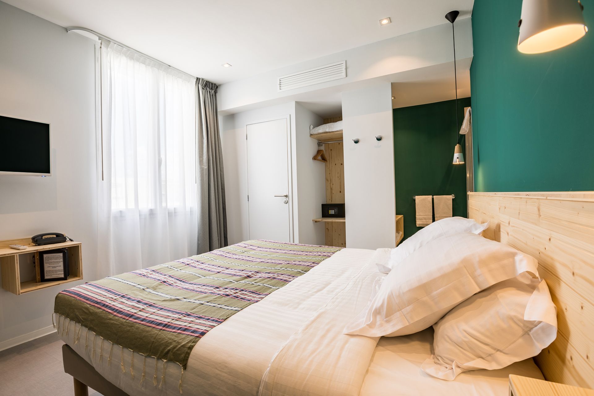 CAFE MIRAMAR hôtel en bord de mer au Grau du Roi